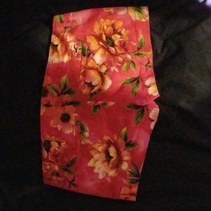 Hawaiian low rise shorts